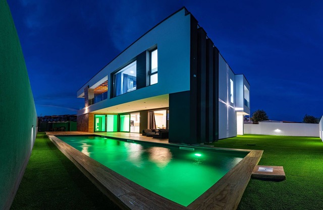 Luxury Villa with 2 pools near the beach