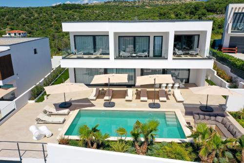 Luxury Villa 360 - private heated pool