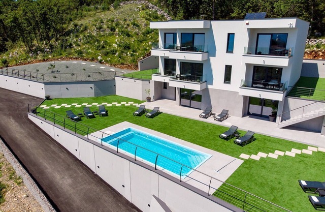 Luxury Villa Amataa - 38m2 heated pool, jacuzzi, sauna, family, stylish, pets allowed