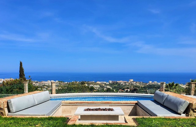LUXURY VILLA IN MALAGA WITH HEATED POOL
