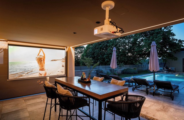 Luxury Villa Lipa Tree