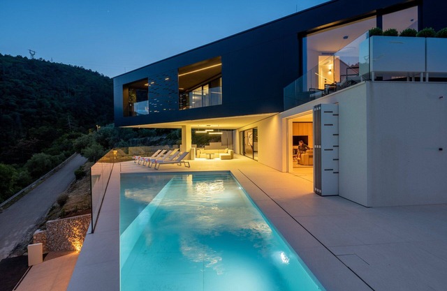 Luxury Villa Oceanic Abstraction with Pool