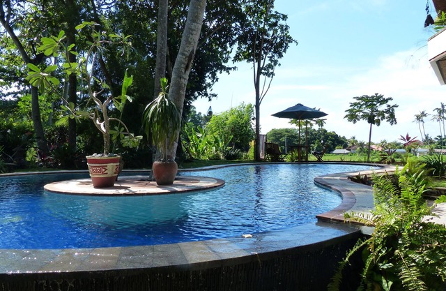 LUXURY VILLA RETREAT SURYA/CHANDRA SLEEPS 9 PAX, A/C 2 SWIMMING POOLS, CATERED