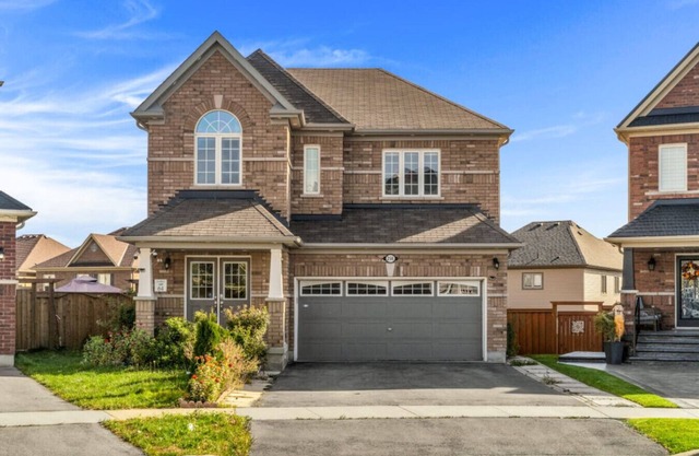 Luxury Villa w/Hot Tub, 2 Fireplaces & Pool Table