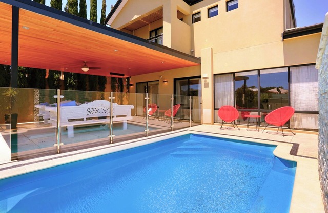 Luxury Villa W Pool and Spa