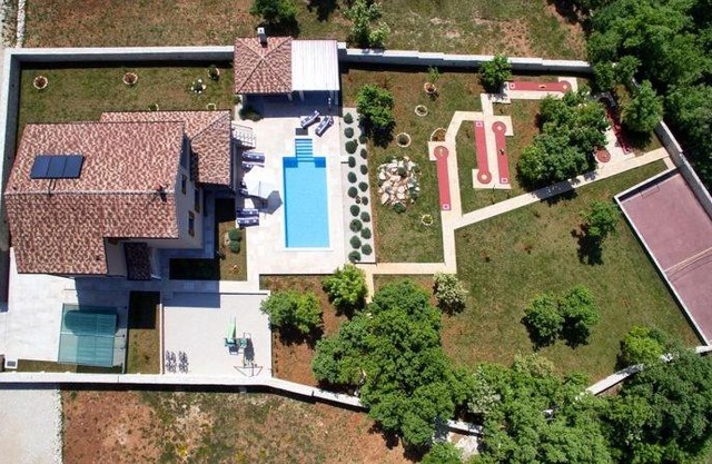 Luxury Villa with 4 bedrooms and private Pool (4550)