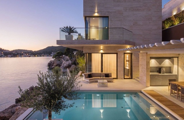 Luxury Villa Yoko Dubrovnik with private infinity pool, sauna and private sea access