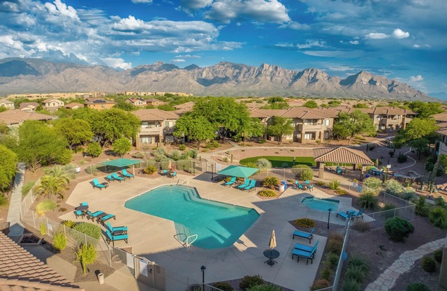 Luxury Vistoso Resorts Casita w/VIEWS -Pool, hot tub, wifi, W/D