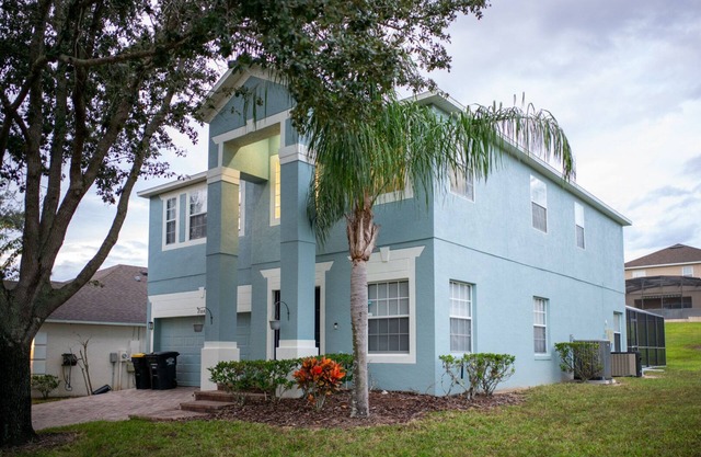 Luxury within steps to Disney -Fully Renovatedn
