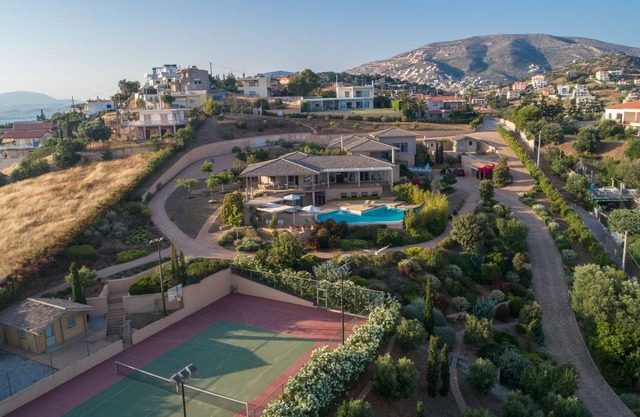 LYCIPONON VILLA for an unforgettable, relaxing, private, and secure vacation