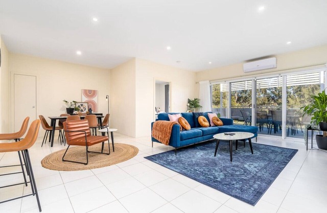 Lyne5 · Captivating 3BR/2BA APT close to Dickson Shopping!