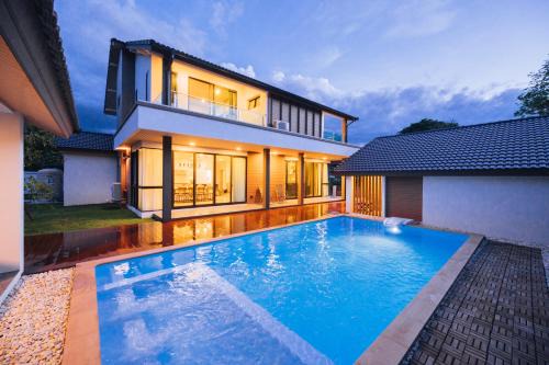 Ma-Umi Chiang Mai pool villa 5 BRs - 10 mins to city center and Airport