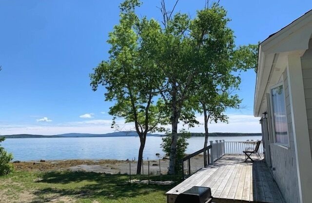 Mabel's Point - Private Beach Brooklin!