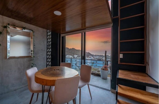 Magical and cozy with incredible views of the Marina
