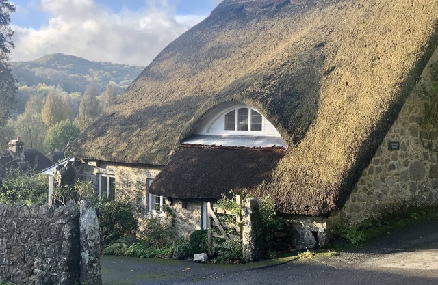 Magically located Romantic Retreat with Outdoor Bath on Dartmoors edge
