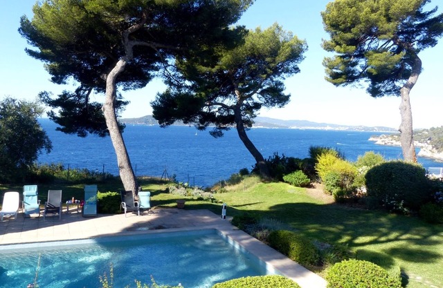 Magnificent house with private heated pool and amazing panoramic sea view