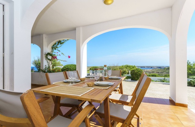 Magnificent newly renovated Villa with sea views