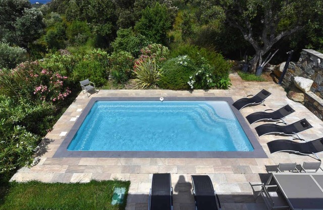 Magnificent villa with heated pool, 900 metres from Farinole beach