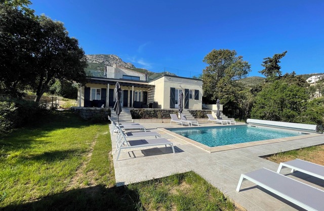 Magnifique Villa Avec vue Panoramique sur la Baie de Calvi