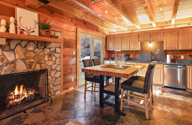 Main Cabin & Mother-In-Law Suite Getaway