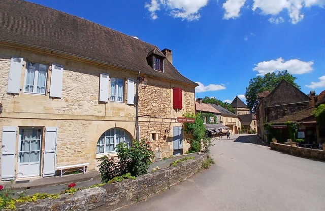 MAISON ANCIENNE DE FAMILLE AU CŒUR D'UN VILLAGE DU PÉRIGORD NOIR