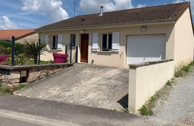 Maison AU Calme A Proximite DES Commerces ET Autoroute