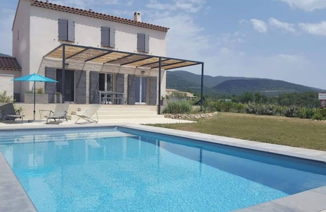 Maison Avec Piscine, vue Luberon et Ste.victoire
