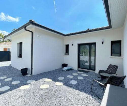 Maison côté bassin