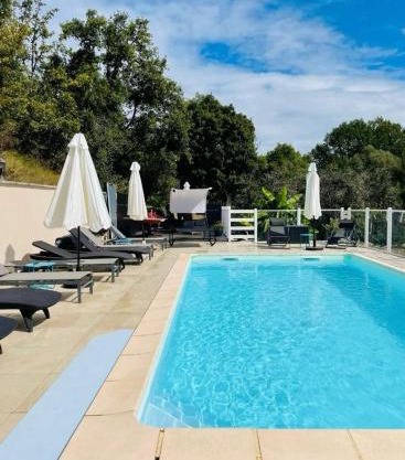 MAISON DE CHARME piscine chauffée