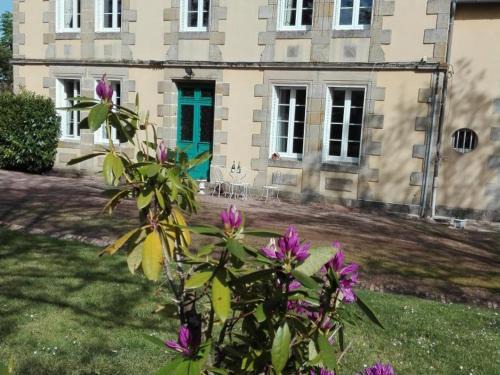 Maison de maître XIXe s. avec jardin à proximité de Bourbon l'Archambault - FR-1-489-505