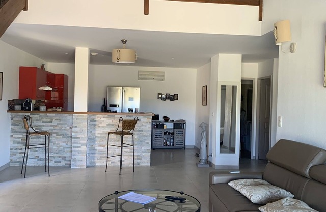 Maison Duplex 105 m2, Climatisée, Confort, Jardin, 400m de la Plage, vue mer