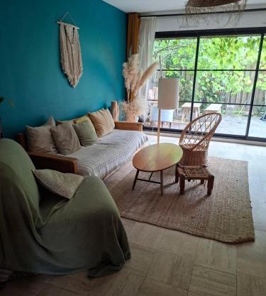 MAISON FAMILIALE 4 CHAMBRE PISCINE 5mn DU CENTRE VILLE