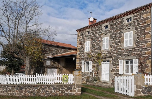 Maison familiale calme avec terrasse et circuits de randonnée - FR-1-582-200