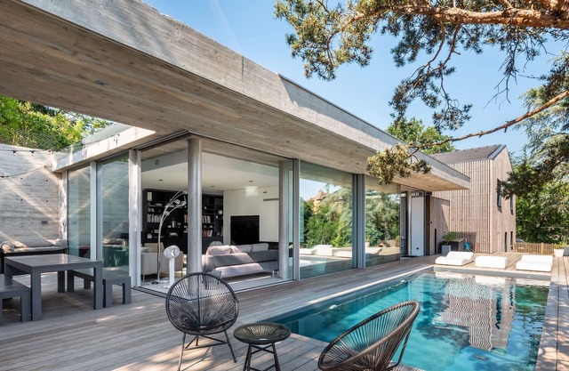 Maison H - Architect's house inside-out with view