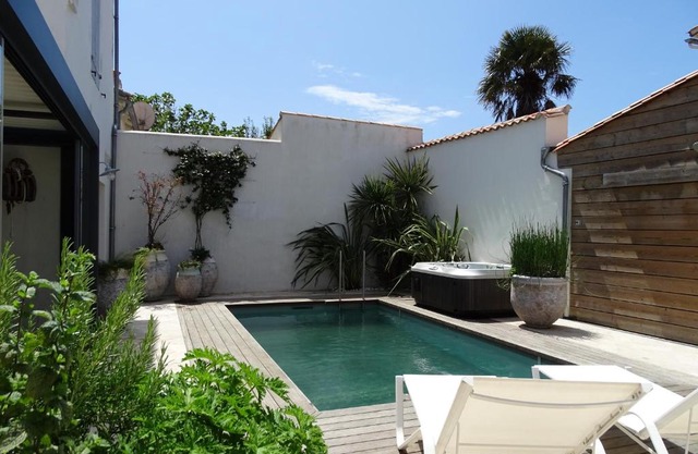 Maison Le Clos Neraud avec piscine et SPA