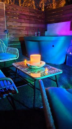 Maison Plus Belle La Nuit avec jacuzzi privé
