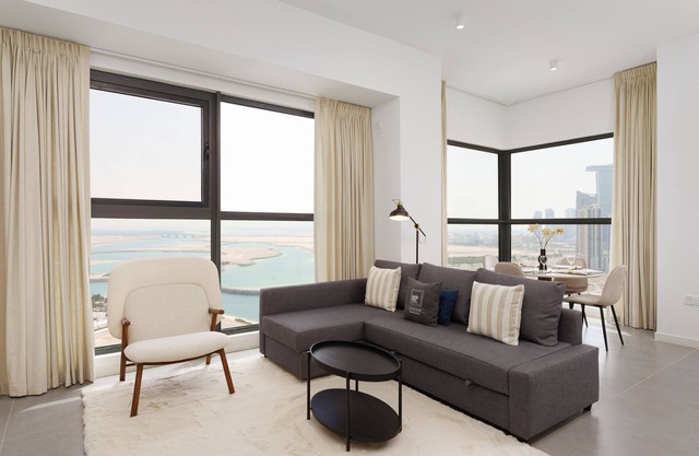 Maison Privee - Modern & Panoramic Sea View Apt on Al Reem Island