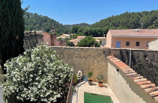 Maison Provençale de Charme Avec Piscine