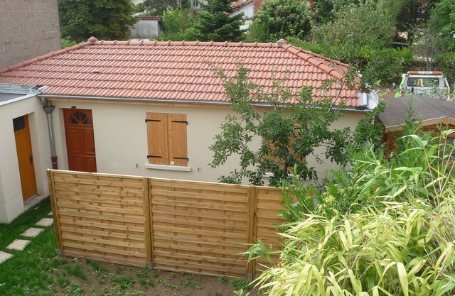 Maisonette 36m2 with private green terrace, quiet and at the foot of Paris