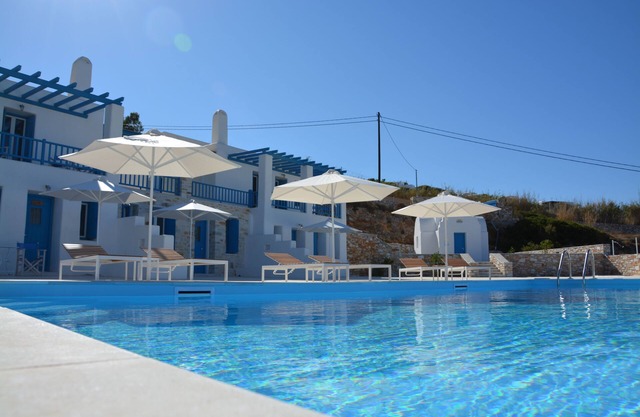 Maisonette "Kolymbithres", Sea & Sunset View, Pool, Basketball Court at Krotiri