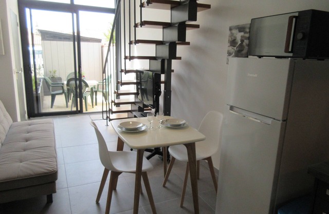 Maisonette with terrace and parking close to the beach