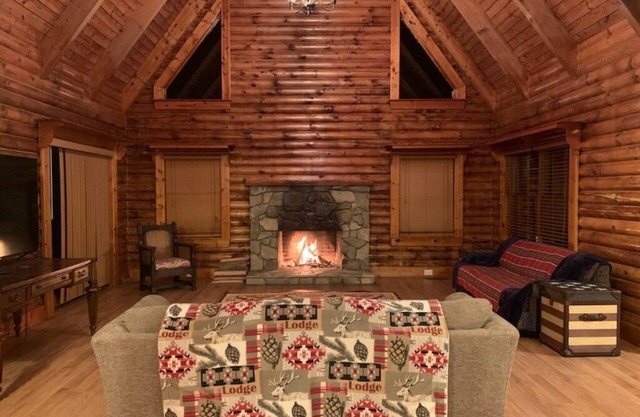 Majestic Tranquil 3-bedroom cabin for a relaxing getaway