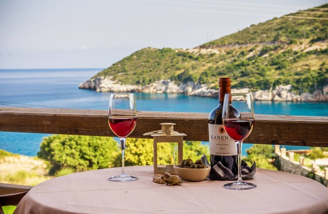 Makris Gialos Suite at the magnificent beach of Makris Gialos Zakynthos