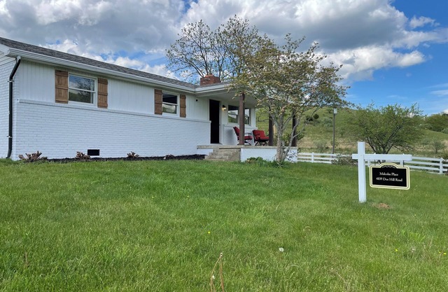 Malcolm Place- 3 bedroom home with mountain views- McDowell, VA