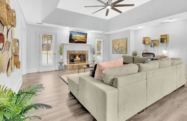 Mall of GA 3BR Getaway Sleeps 10+Game Room Wi-Fi