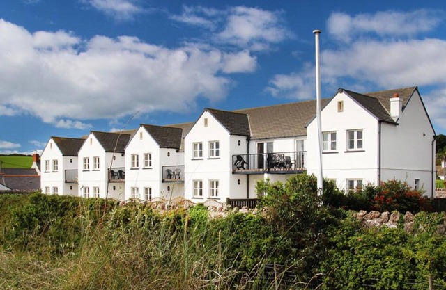 Malt Cottage - Four Bedroom House, Sleeps 8