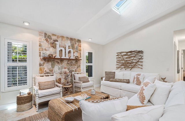 Mangrove Cove: Home With Private Beach Access