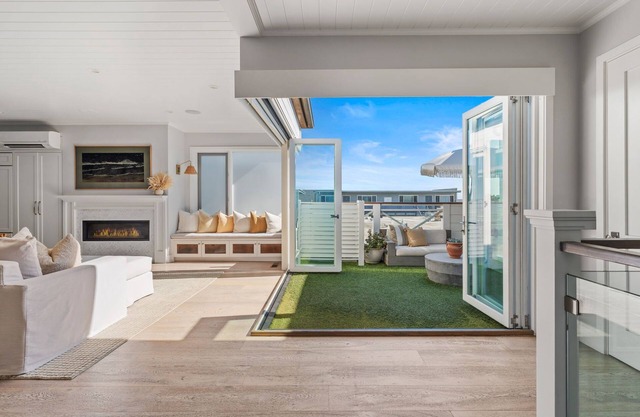 Manhattan Beach Luxury 4Bed | Walk to Pier | Sauna