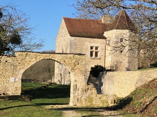 Manoir de Pimelles-Bourgogne-Chablis-2h15 Paris
