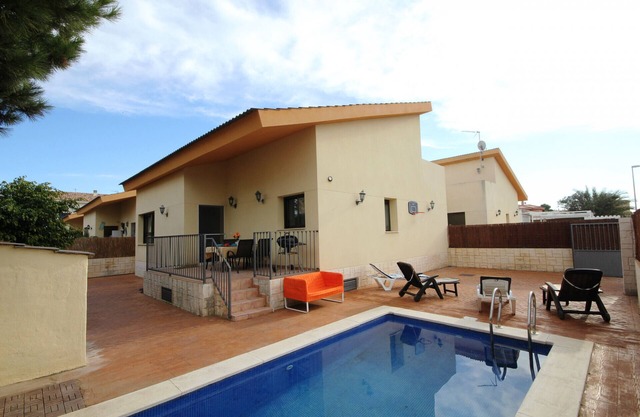 "Mar i Cel"@MARISOL: 220m to the beach, private pool, A/C, WiFi, dog beach.